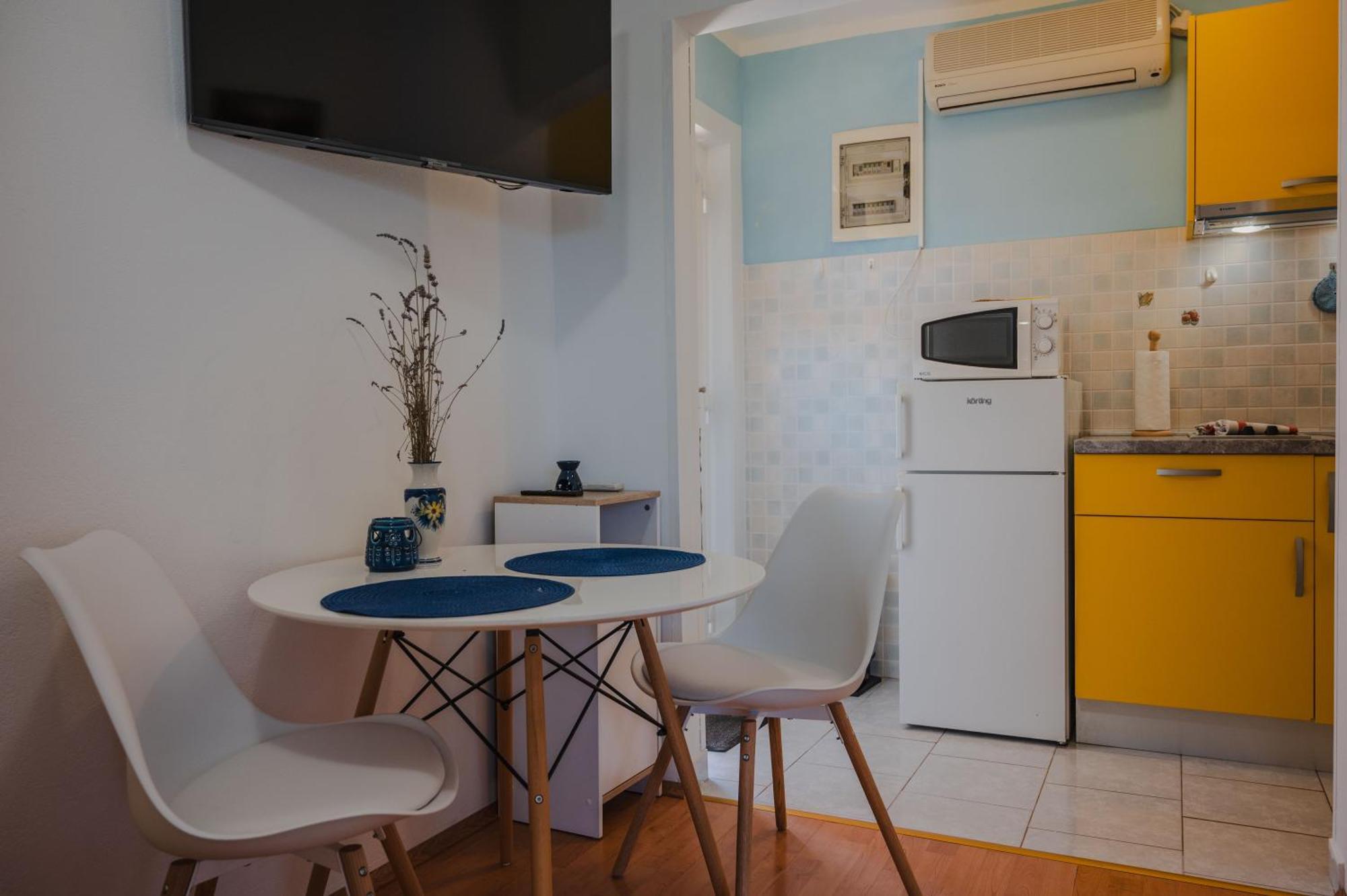 Alex Apartment Drenje  Bagian luar foto